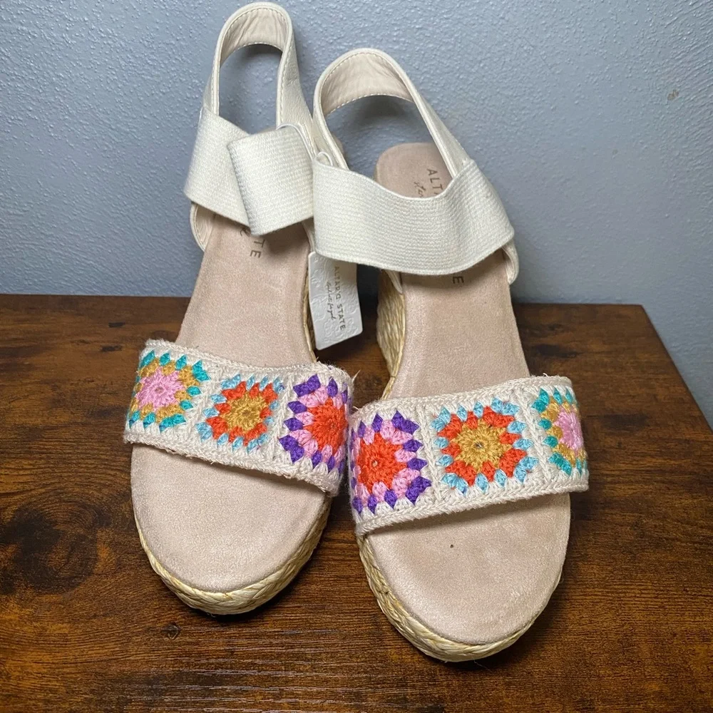 Altar’d State Anthropologie Wedges Size 7.5 NWT Crochet Floral Boho Hippie
